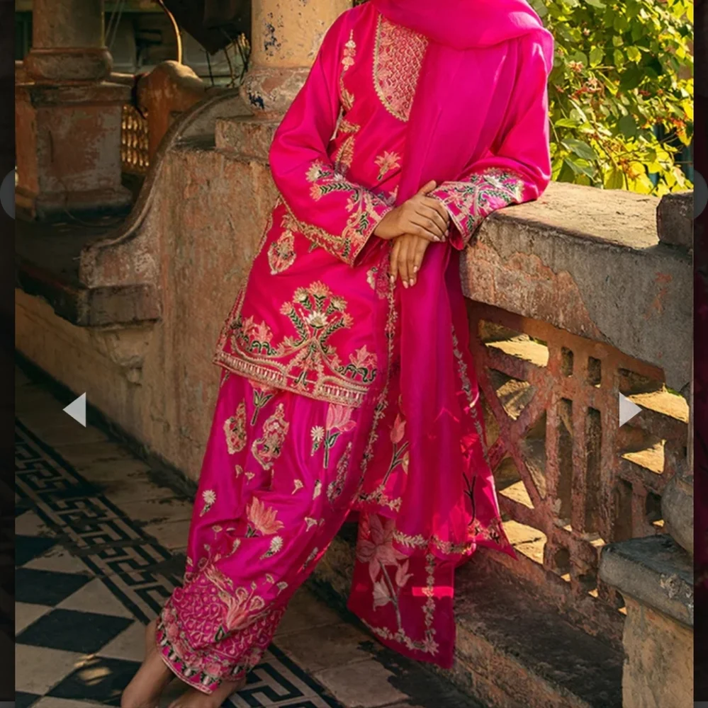 Pakistani indian designer suit - Picture 2 of 11